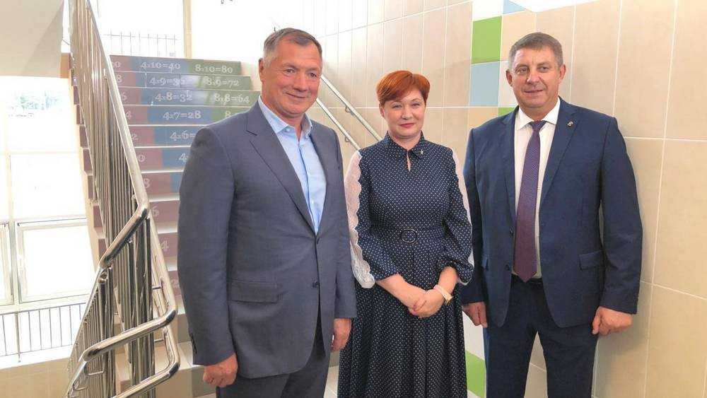 В Брянске вице-премьер Хуснуллин осмотрел центр образования и новую школу
