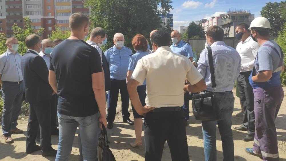 В Брянске прокурор встретился с дольщиками дома на улице Степной