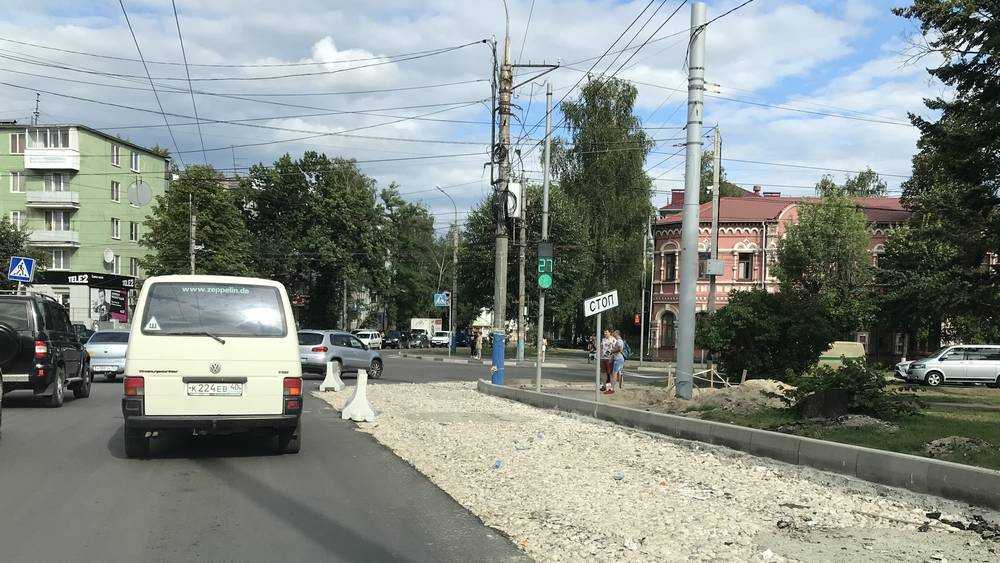 В Брянске расширили дорогу на улице XXII съезда
