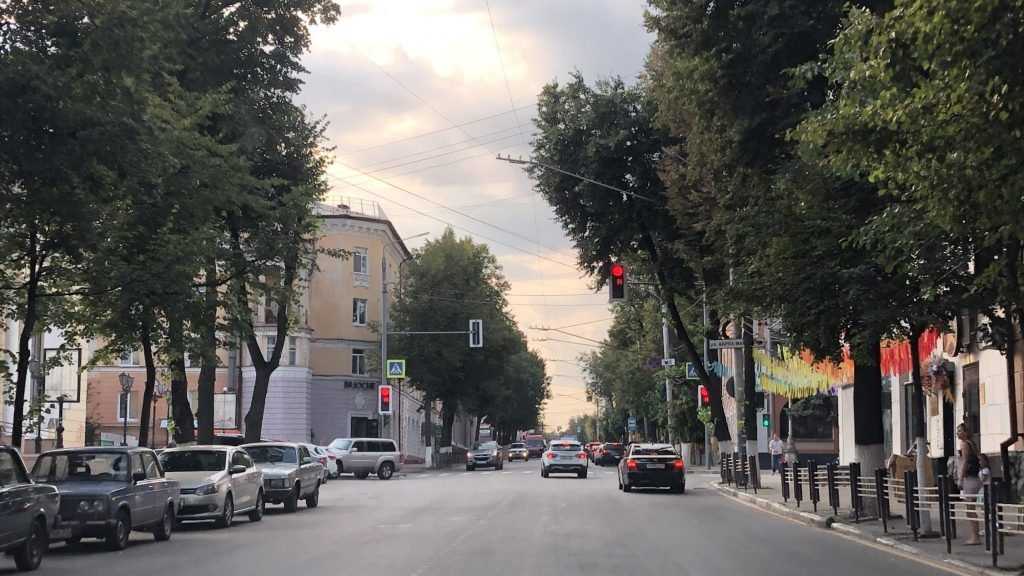 В Брянске на улице Фокина включили ранее установленные светофоры
