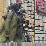 В Брянске за 2,1 млн рублей отремонтируют памятник Трем героям