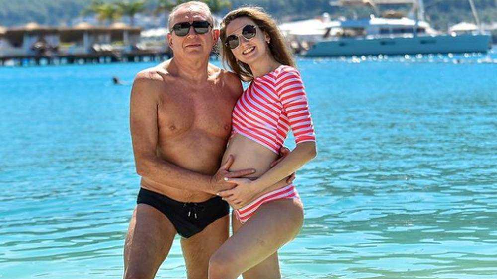 Бывший владелец брянских гипермаркетов «Линия» ушел в медовый год