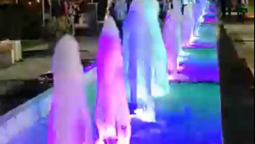 В брянском сквере «Литий» заработал фонтан с цветом и музыкой