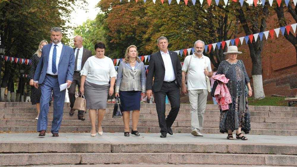 Губернатор Александр Богомаз показал Брянск столичной гостье