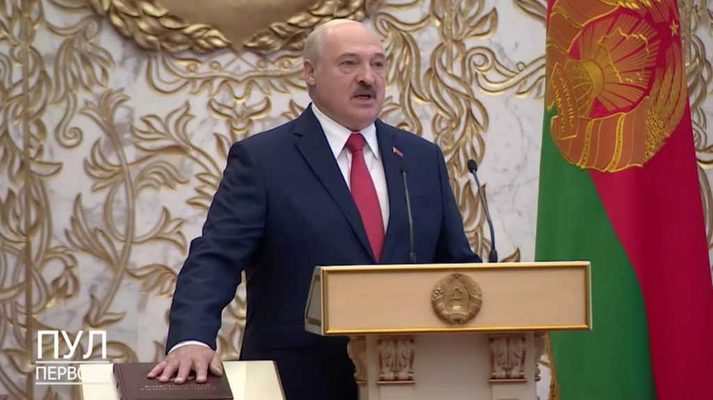В Белоруссии объявили режим повышенной опасности и начали разворачивать войска