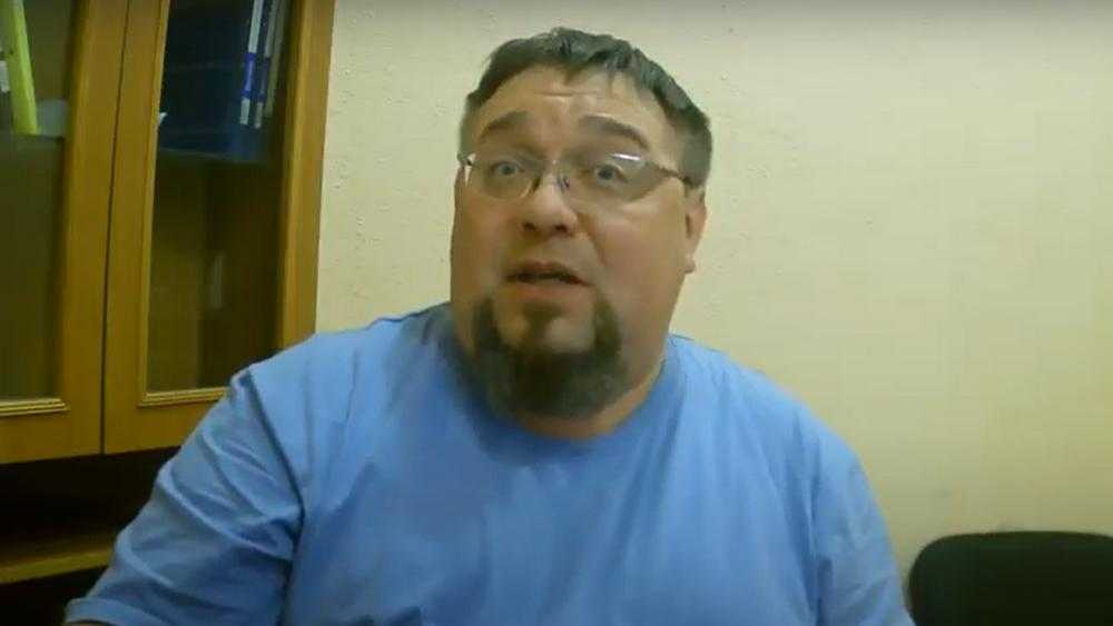 Брянского врача Куприянова наказали за появление без маски в областной думе