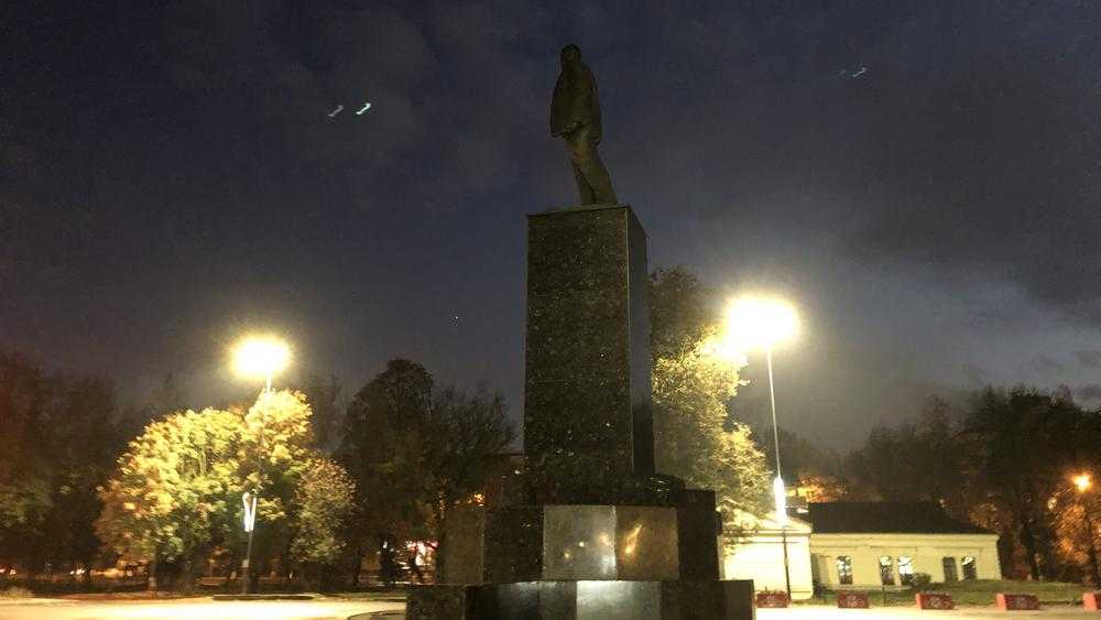 Жители Брянска заподозрили Ленина в пизанском падении