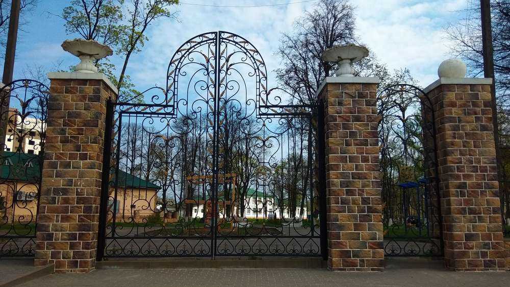 В городском парке Клинцов произошел случай вандализма