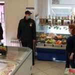 В Брянске проверили соблюдение масочного режима в магазинах и кафе