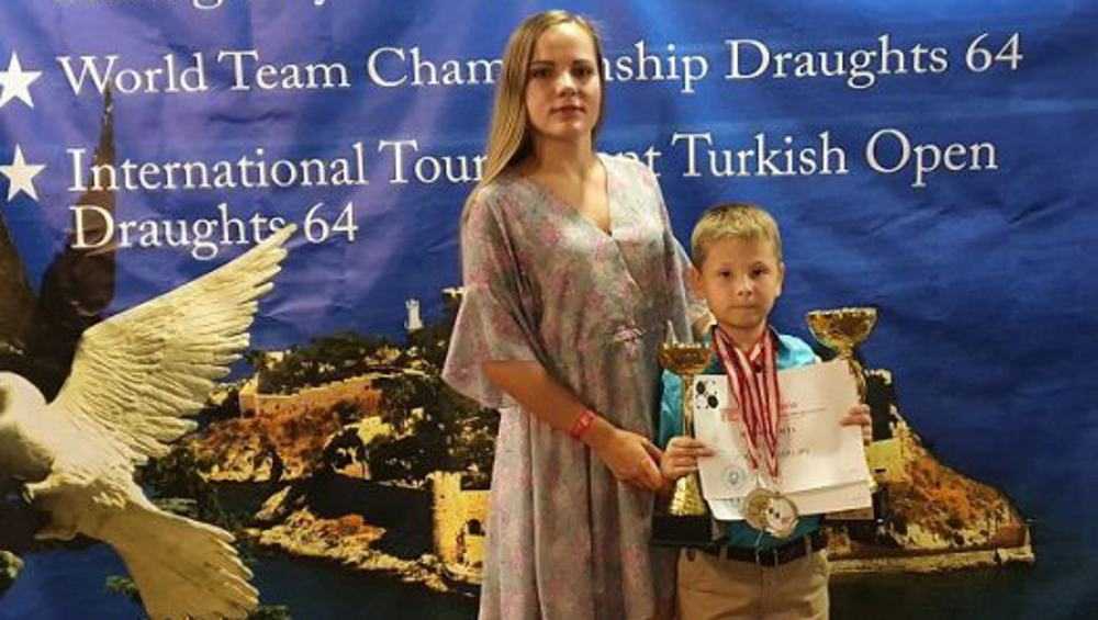 Второклассник из Жуковки стал чемпионом мира по шашкам