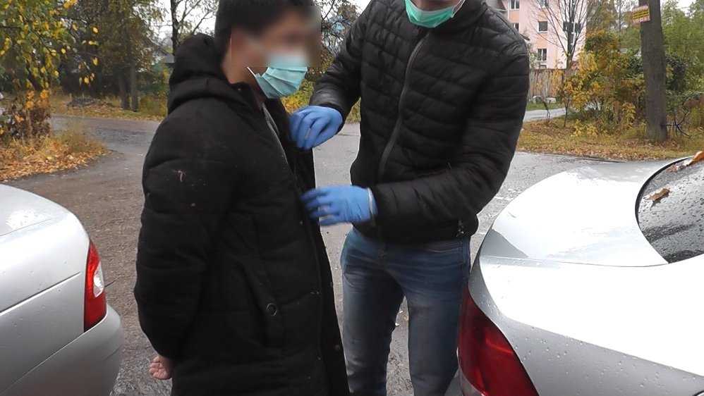 В Брянске задержали двоих 19-летних парней с 250 граммами героина