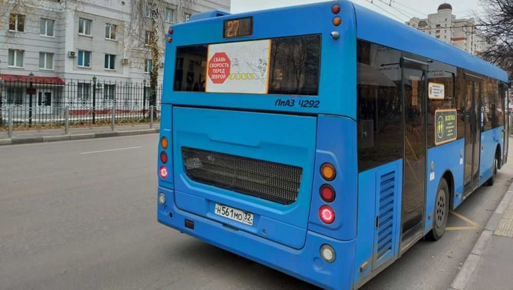 Информационные постеры засветились на 90 брянских автобусах