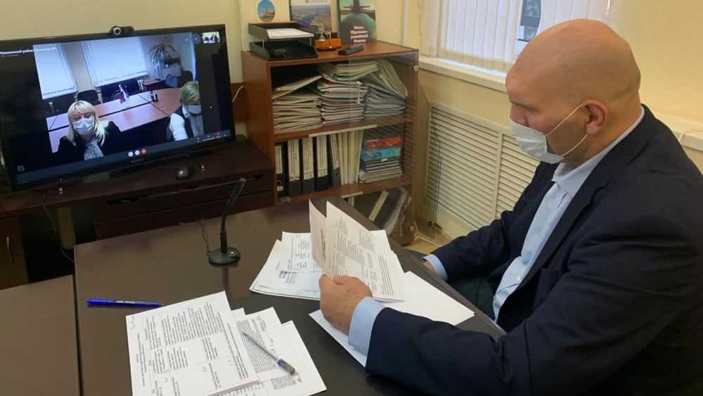 Николай Валуев провёл онлайн-приём граждан в Брянске