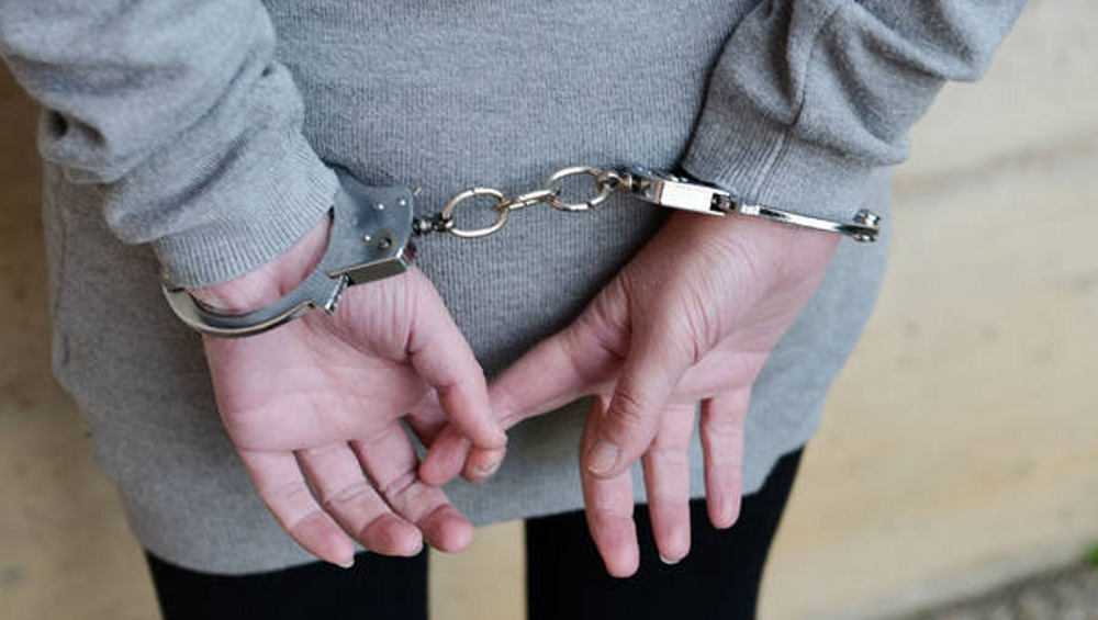 В Брянске незваный гость напал в квартире на 54-летнюю горожанку и ограбил ее