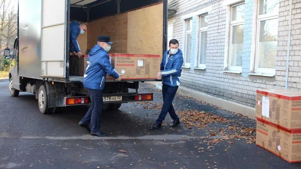 Депутаты горсовета оказали адресную помощь ковидному госпиталю в Брянске
