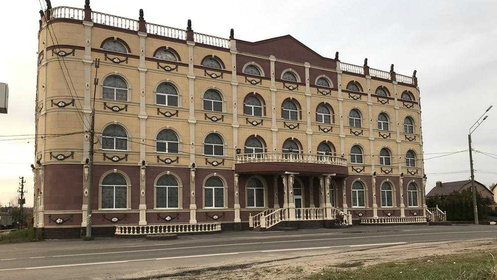 В Брянске суд приказал снести 4-этажный дворец-баню Тимошковой