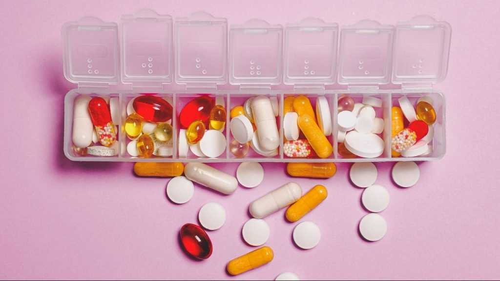 Эксперты назвали причины отсутствия некоторых препаратов в аптеках