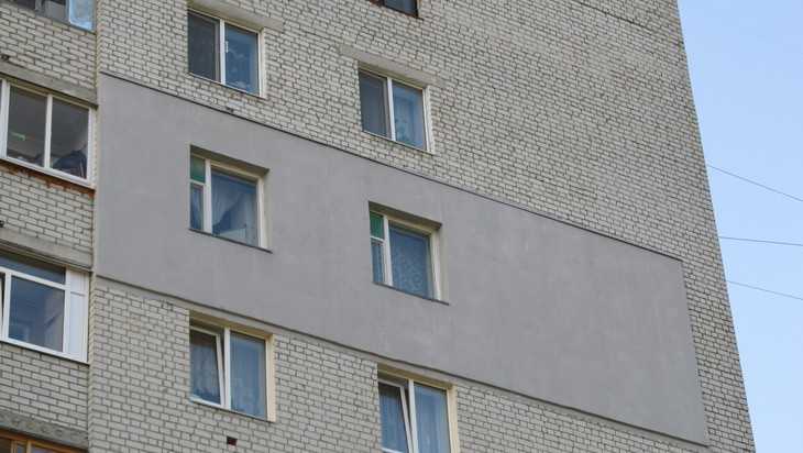 В Новозыбкове Брянской области выпала из окна и покалечилась 33-летняя женщина