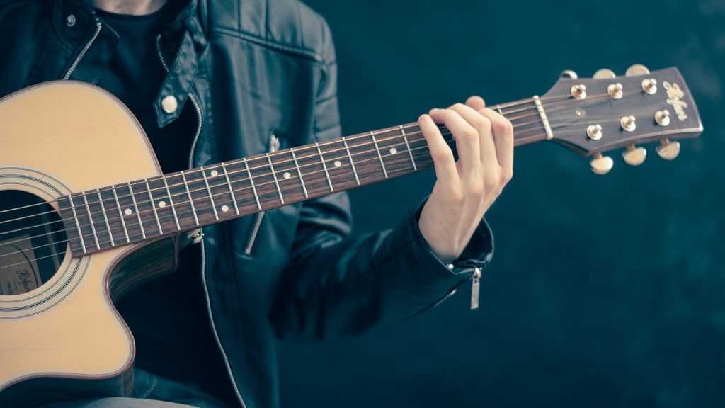 Как научиться играть на гитаре «с нуля»