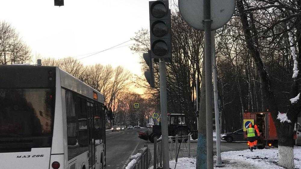 На аварийном перекрестке в Брянске возле «Снежки» установили светофоры