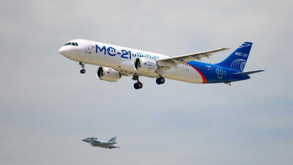 Самолет МС-21 с российскими двигателями совершил первый полет