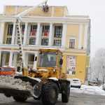 На улицы Брянске после снегопада вывели 72 единицы уборочной техники