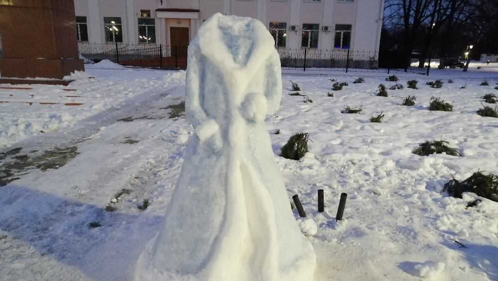 В Стародубе восстановили обезглавленную Снегурочку