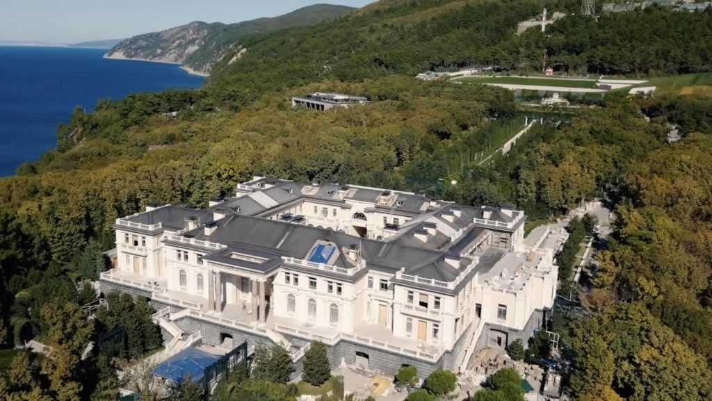 Путин опроверг принадлежность дворца в Геленджике ему и его родным