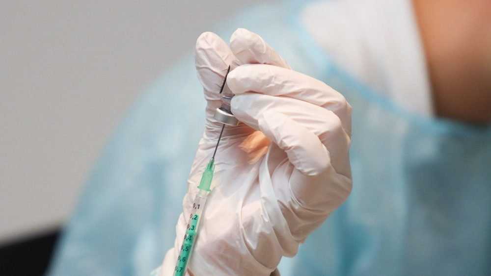 Курскую медсестру заподозрили в проведении фиктивных прививок от COVID-19