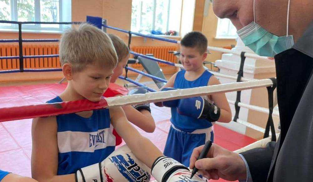 Николай Валуев: В этом году по партпроекту «Единой России» реконструируют 10 школьных спортзалов
