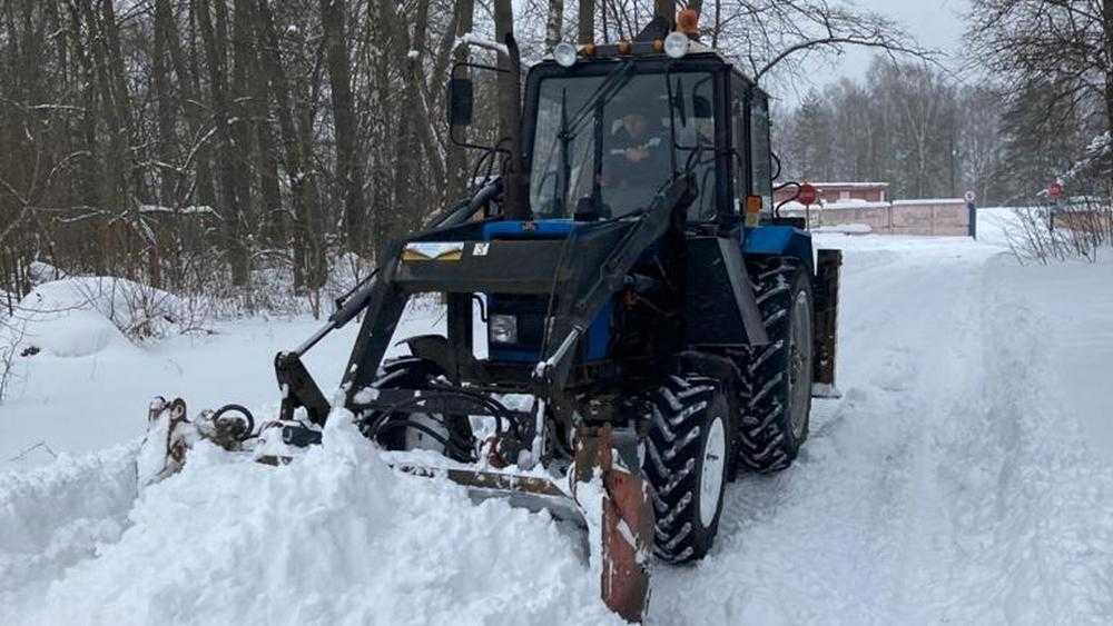 Унечский район брошен на борьбу со снежными завалами