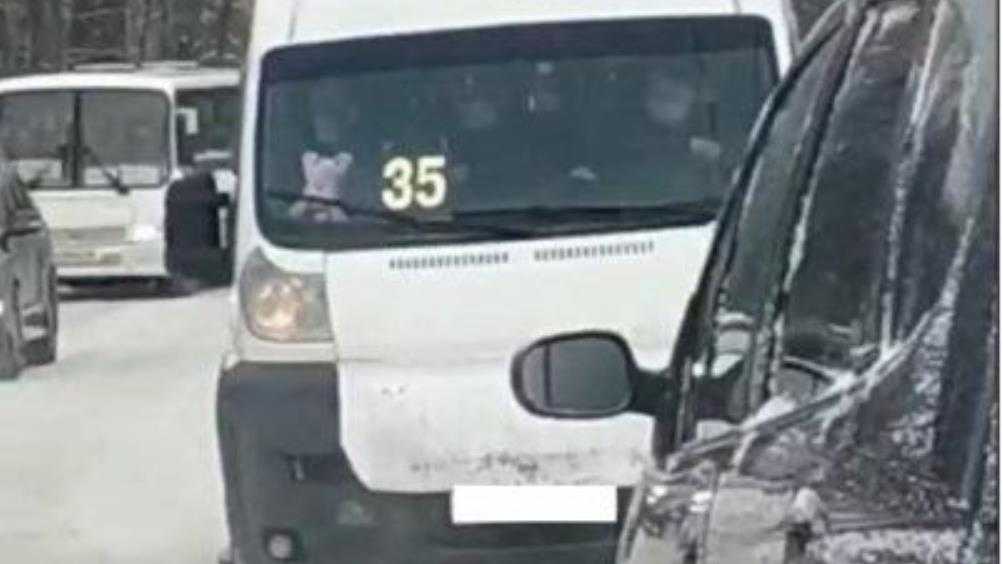 В Брянске водителя маршрутки наказали за езду по встречной полосе
