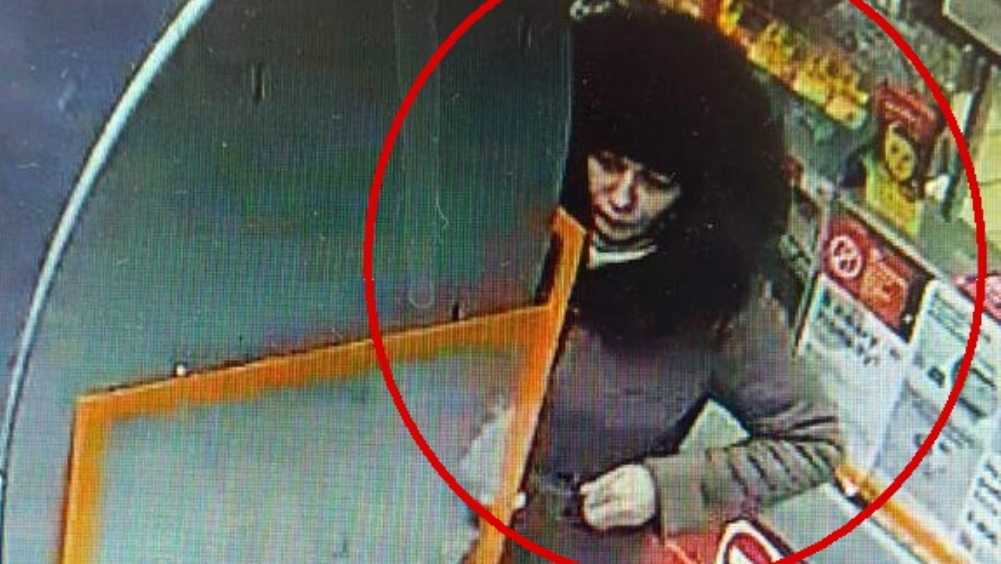 В Клинцах начали розыск женщины, расплатившейся фальшивкой в магазине