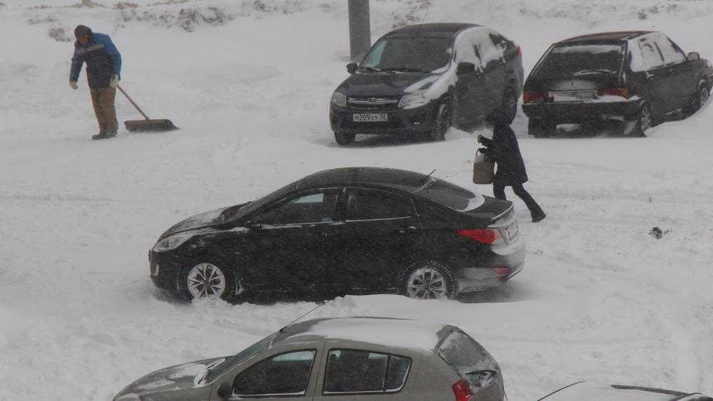 В Брянской области создали штаб по устранению последствий снегопада
