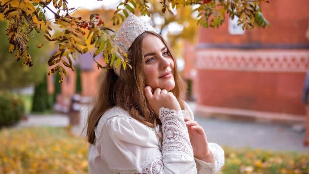 Брянская певица Ольга Алексашкина исполнила песни в сериале «Угрюм-река»