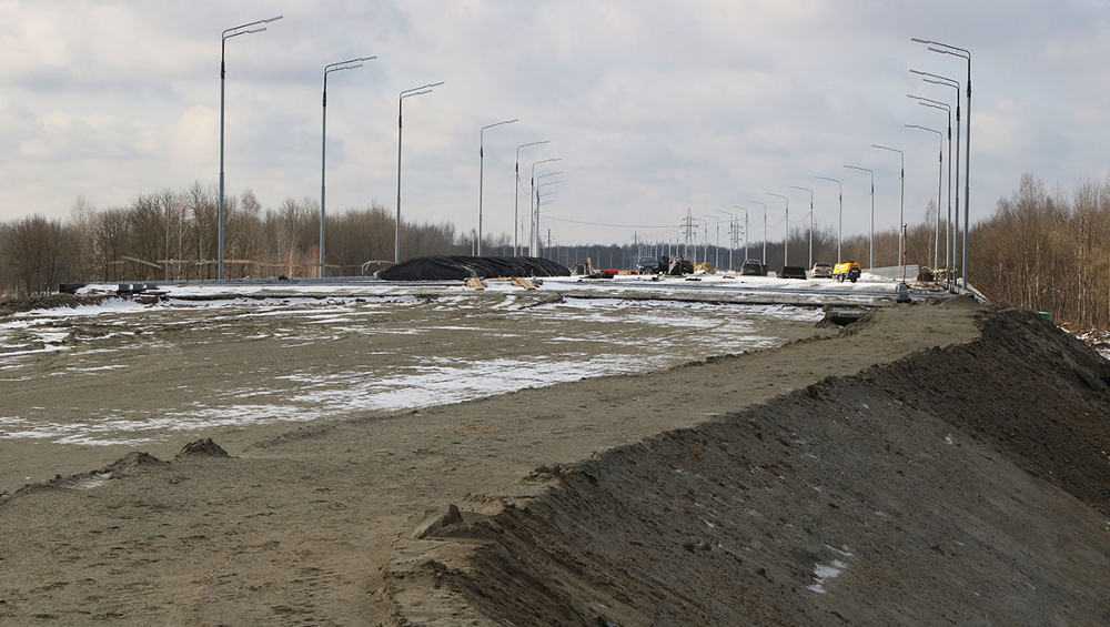 В Брянске для строящейся дороги завезли более 1 миллиона кубометров песка