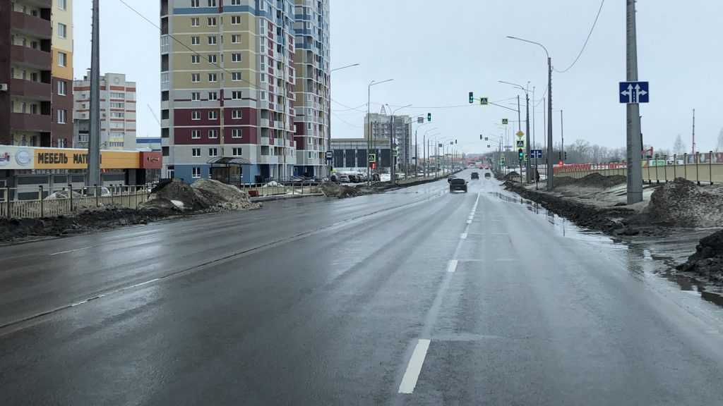 В Брянске дорога на новом участке Советской улицы пережила зиму