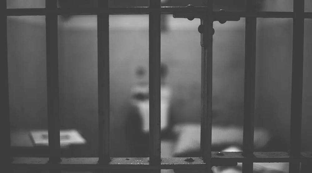 В Стародубе бывшего сотрудника УФСИН осудили за взятки от заключённого