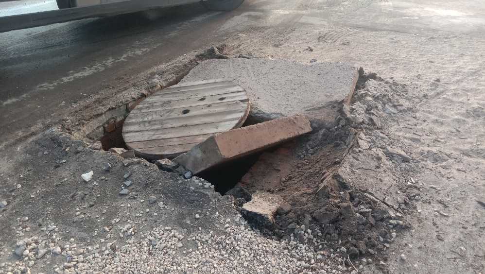 В Фокинском районе Брянска водителя грузовика обвинили в провале грунта