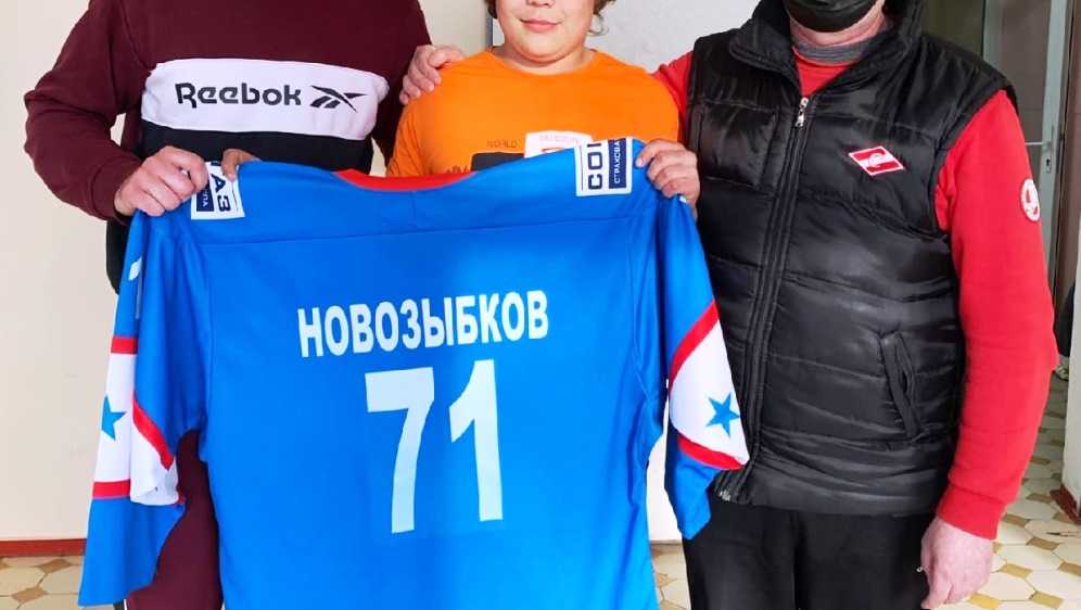 В Новозыбкове хоккеисты взяли под защиту избитого сверстниками подростка