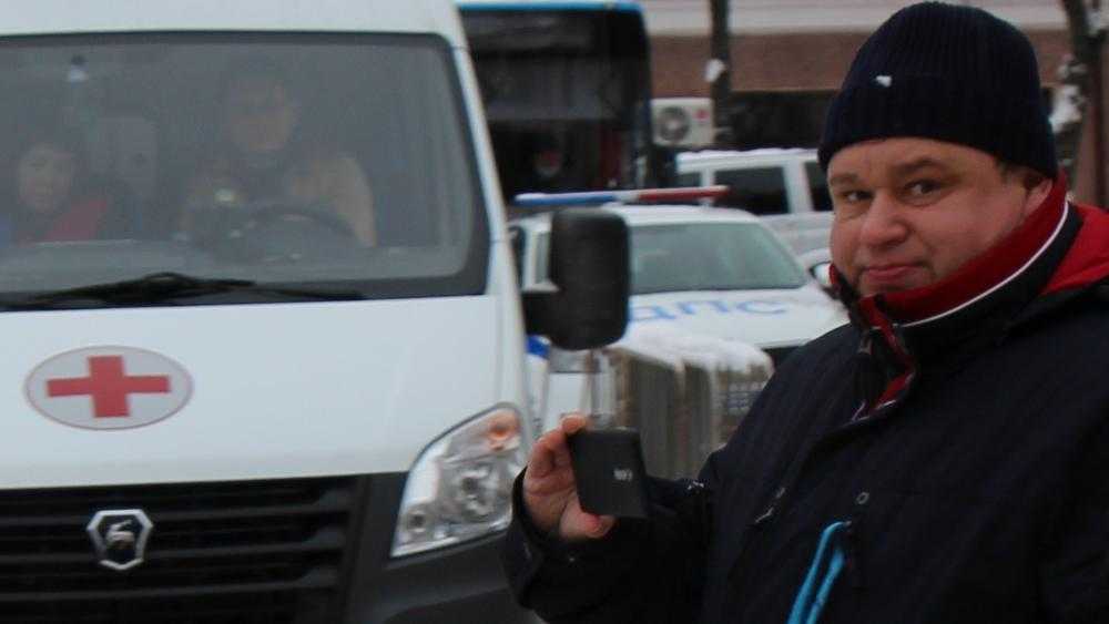 Журналист Чернов потребовал от мэра Брянска Макарова 83 рубля за такси