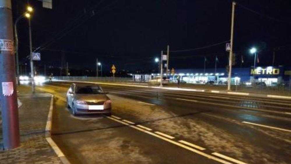В Брянске на Московском проспекте водитель Skoda сбил 35-летнюю женщину
