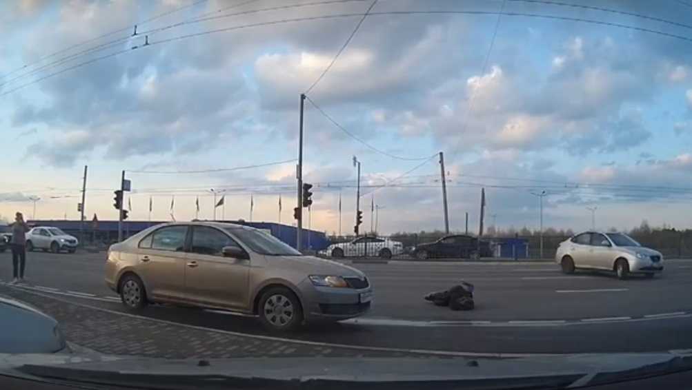 Появилось видео наезда на женщину возле «Линии» в Брянске