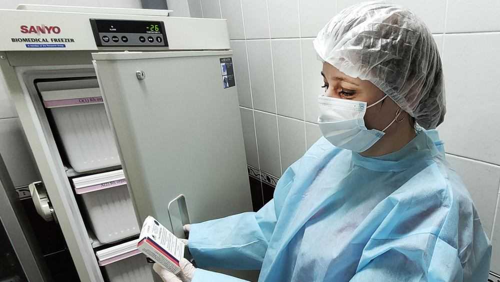 В Брянской облбольнице прививки от COVID–19 сделали более 300 сотрудников