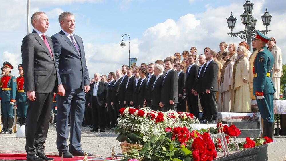 Брянский губернатор Богомаз принял участие в праздновании 318-летия Петербурга