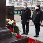 Руководители Брянска возложили цветы к воинским мемориалам