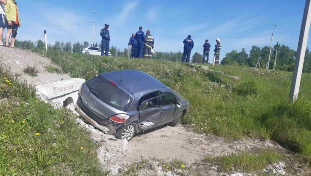 Под Почепом Брянской области водитель Opel врезался в Ford и поранил ухо