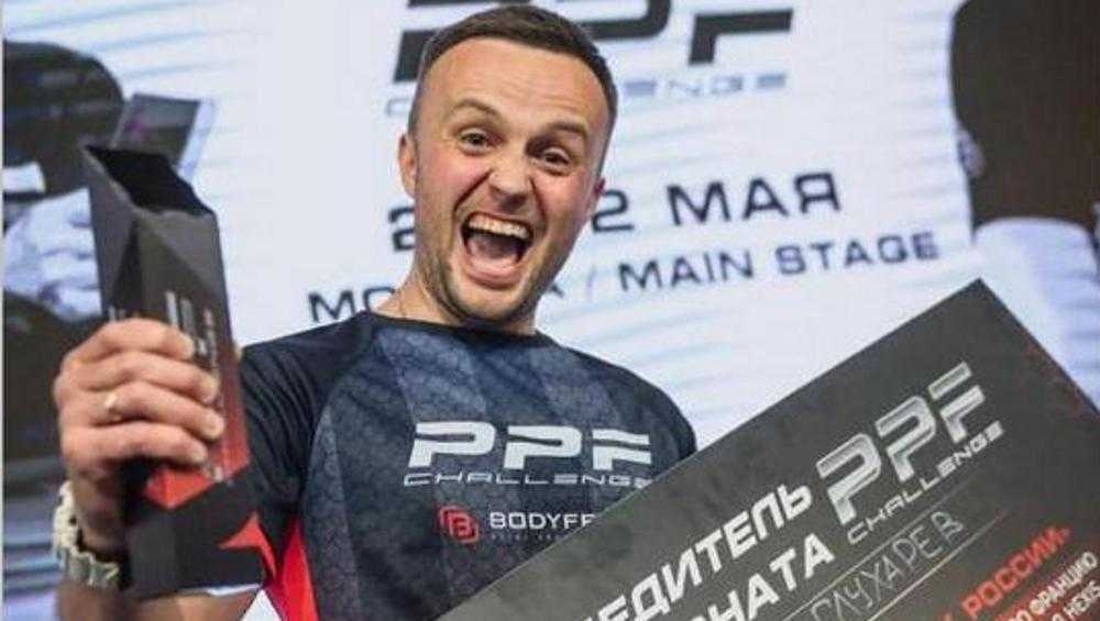 Брянский мастер стал чемпионом России по оклейке пленкой автомобилей