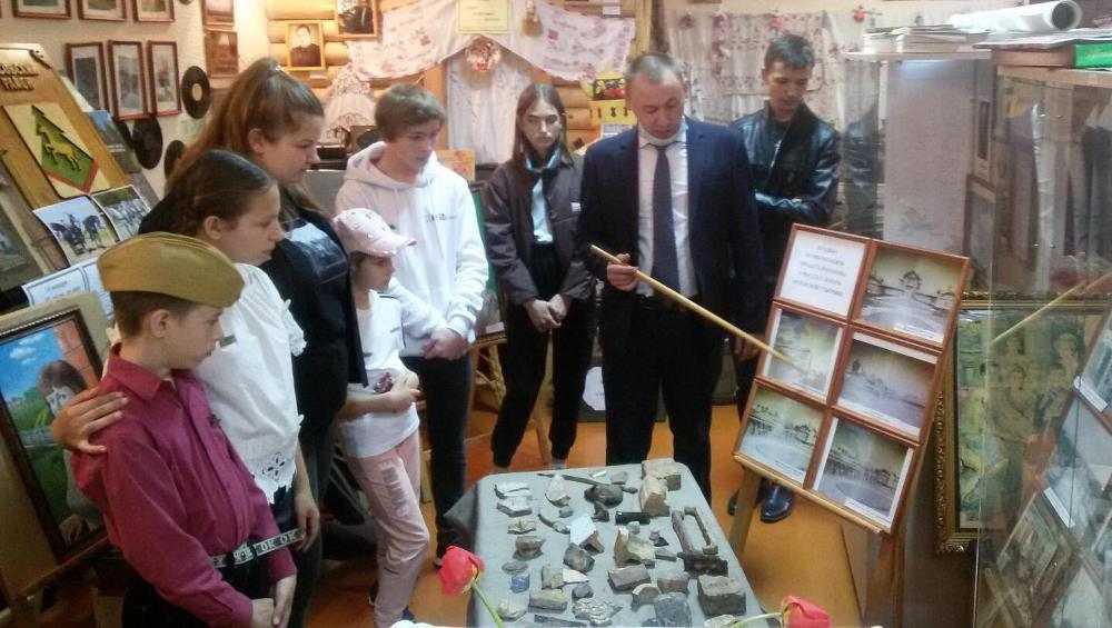 В Локотском музее показали находки с раскопок в имении Романовых
