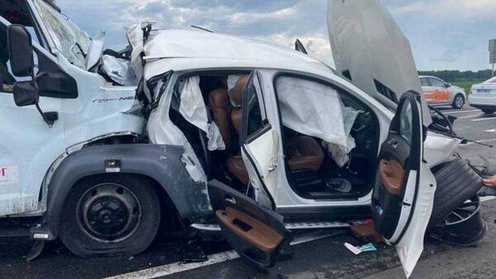 В Брянской области в ДТП погиб водитель Mercedes и ранен 13-летний ребенок
